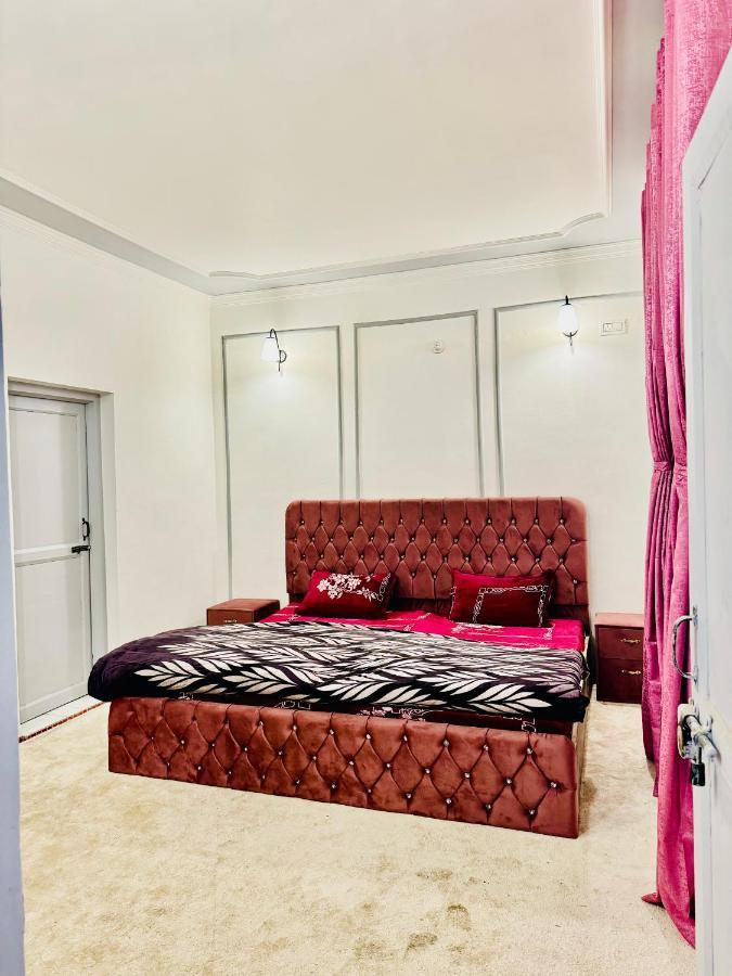 Olive Ventures, Royal Inn, Ritz Srīnagar Extérieur photo