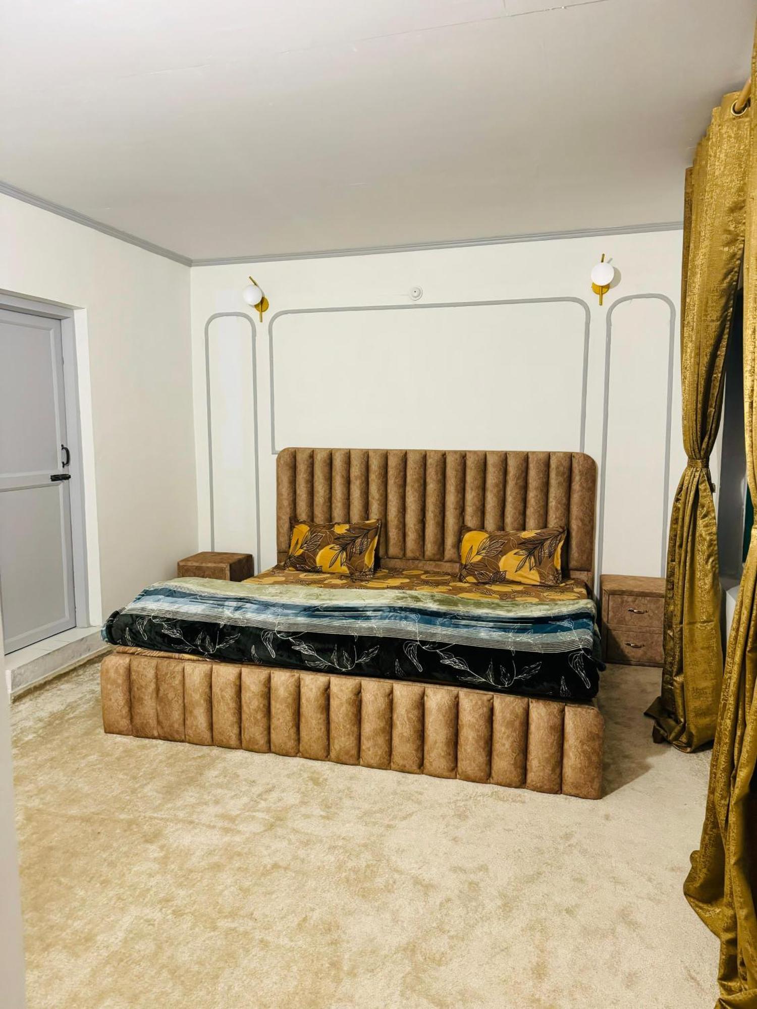 Olive Ventures, Royal Inn, Ritz Srīnagar Extérieur photo