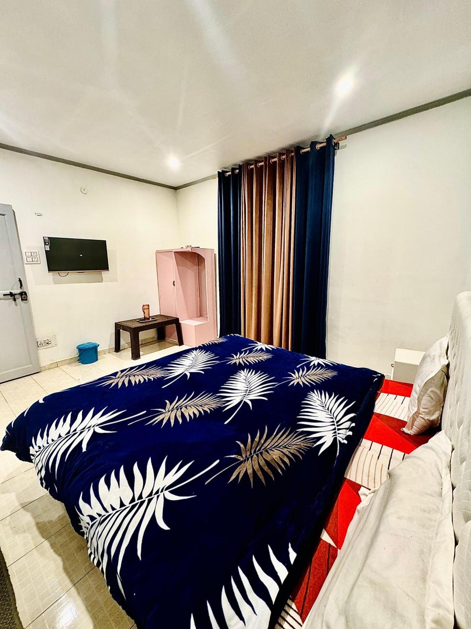 Olive Ventures, Royal Inn, Ritz Srīnagar Extérieur photo