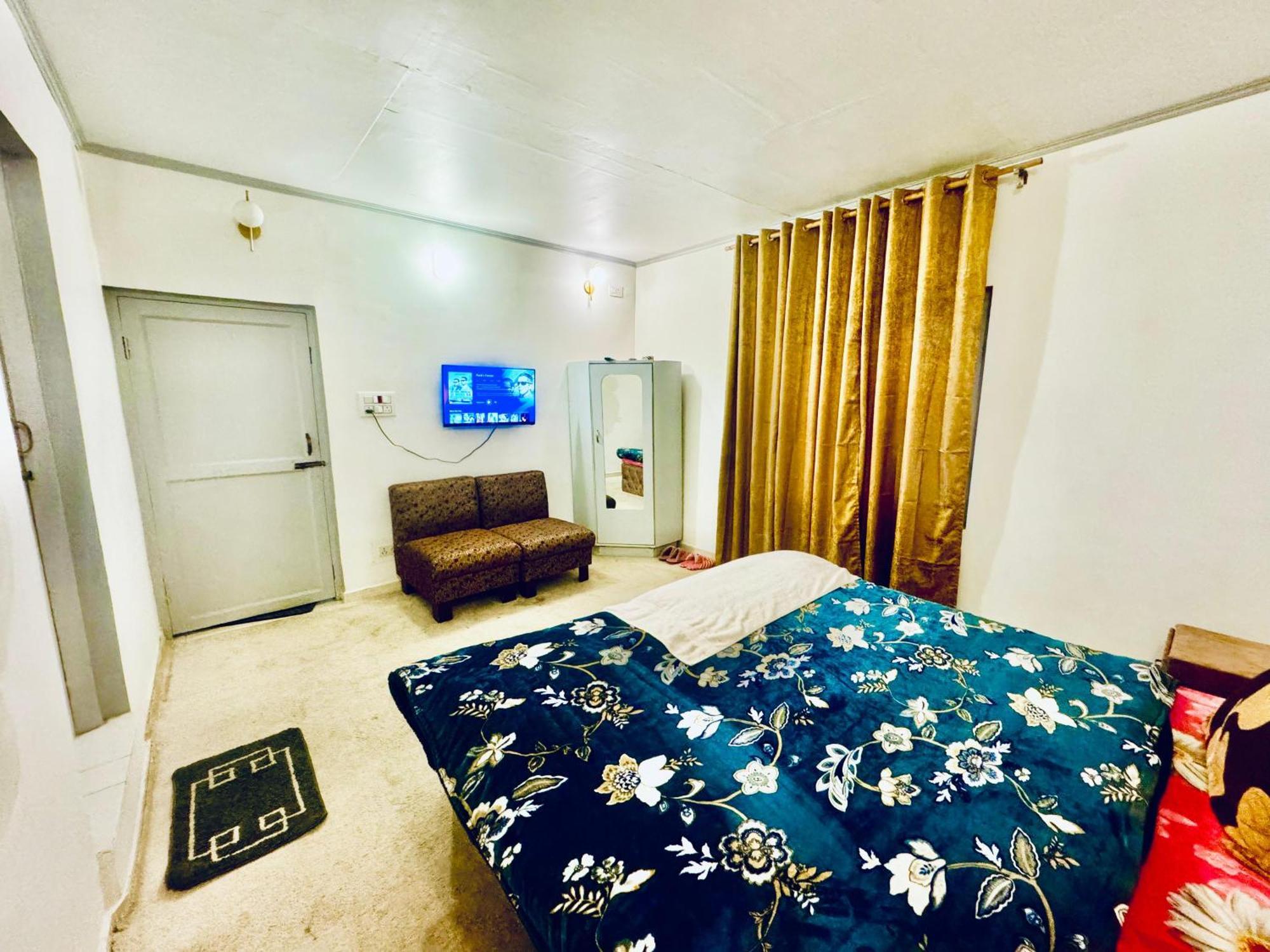Olive Ventures, Royal Inn, Ritz Srīnagar Extérieur photo